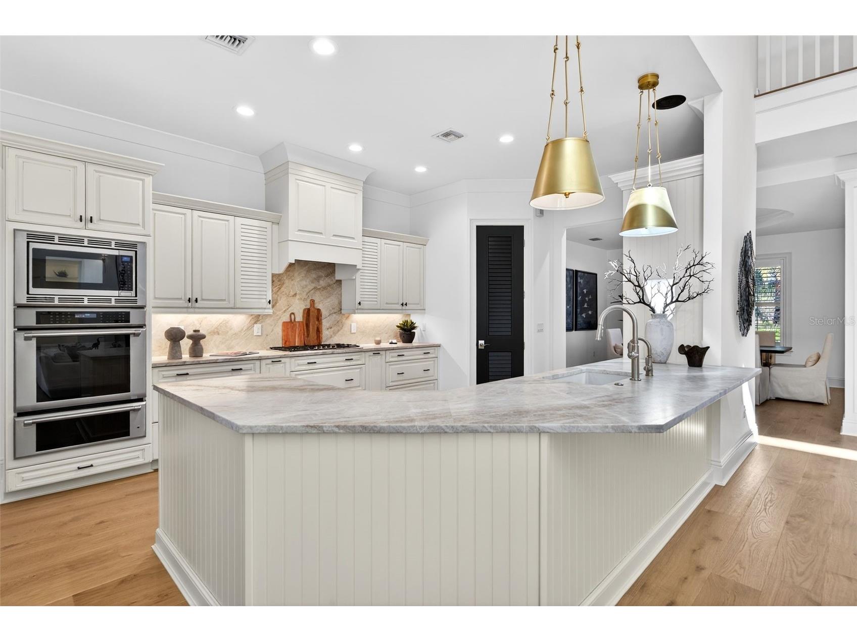 1349 Harbor Drive Sarasota FL 34239 A4676231 image14