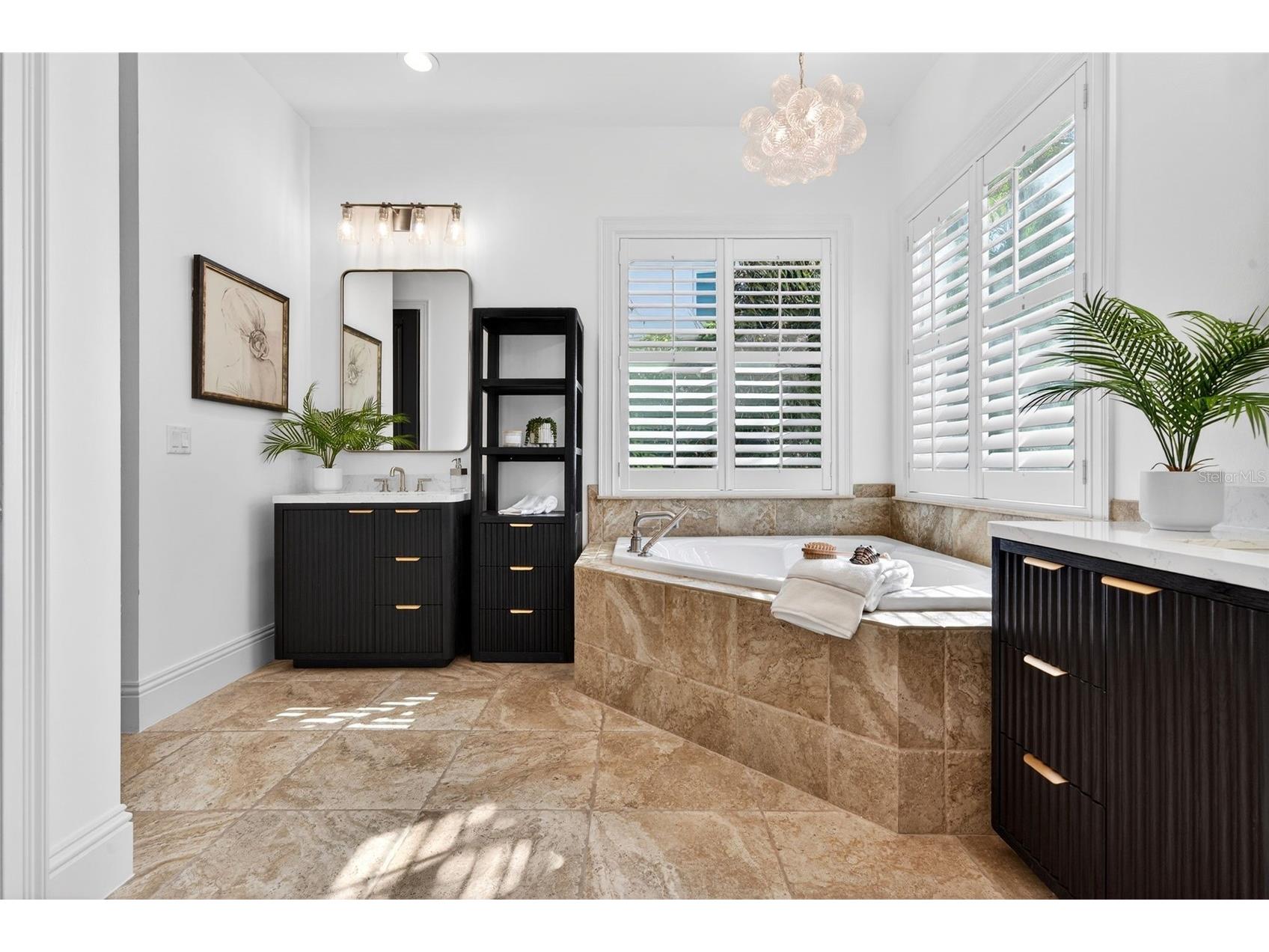 1349 Harbor Drive Sarasota FL 34239 A4676231 image34