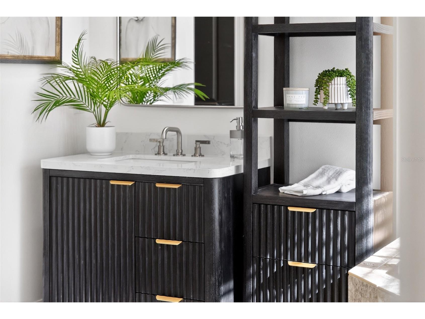 1349 Harbor Drive Sarasota FL 34239 A4676231 image35