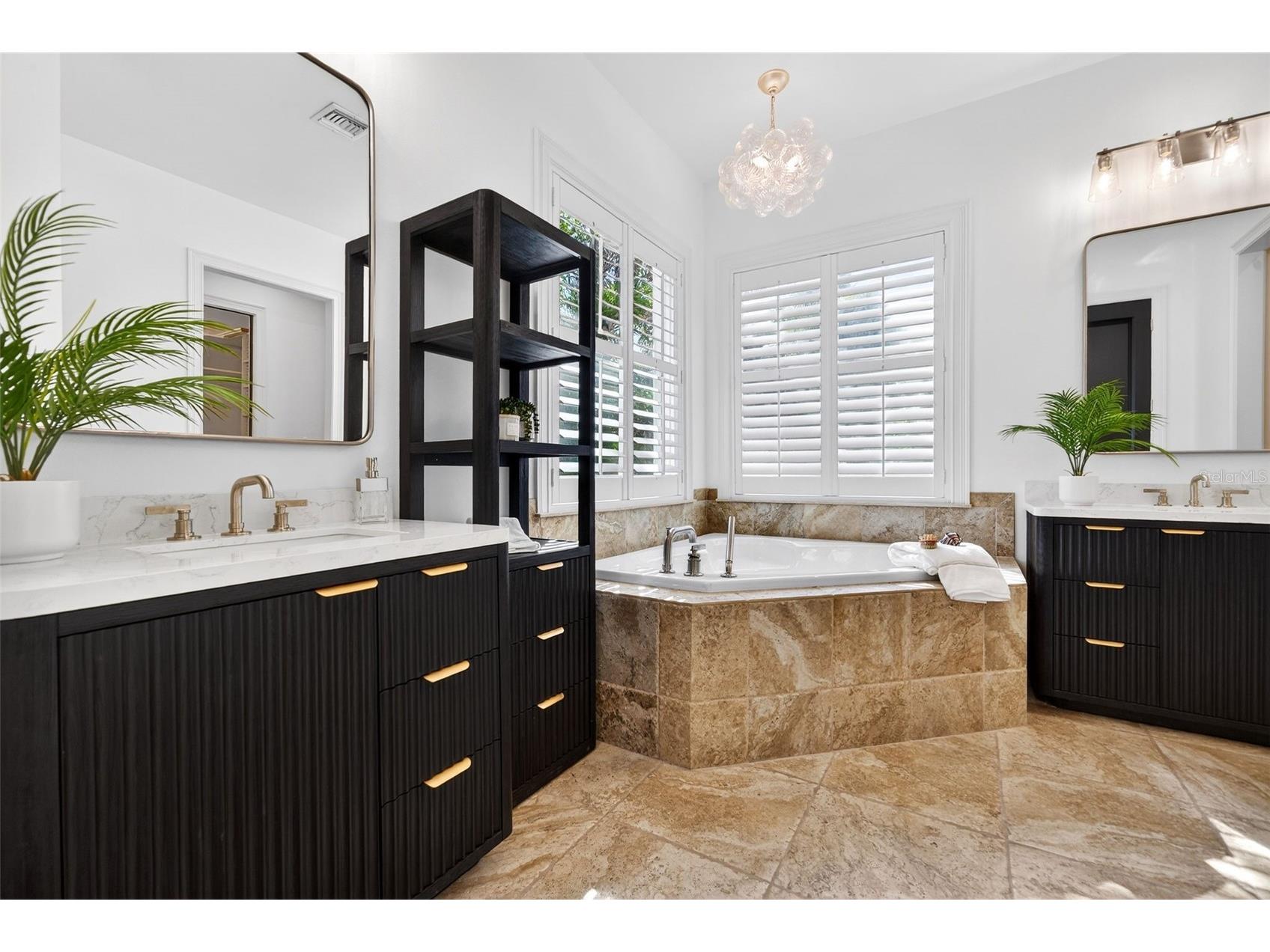 1349 Harbor Drive Sarasota FL 34239 A4676231 image36