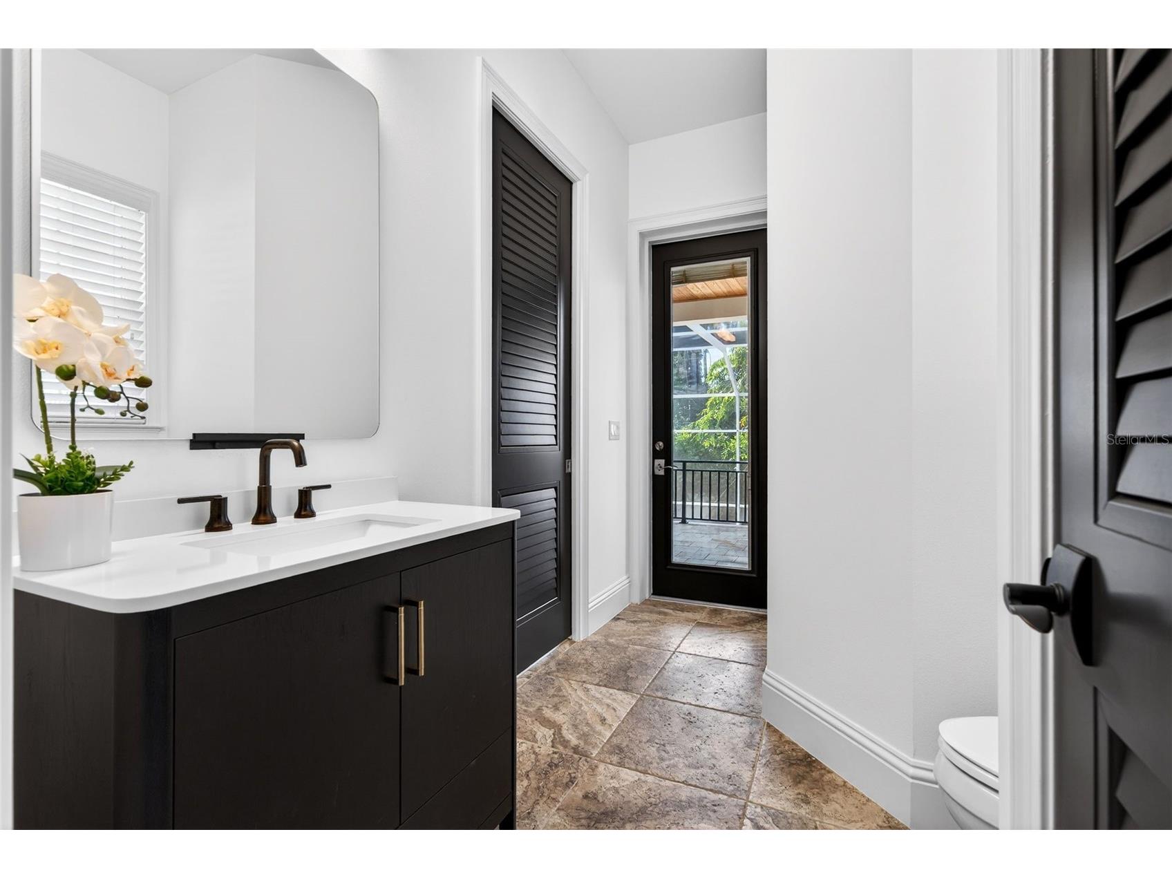 1349 Harbor Drive Sarasota FL 34239 A4676231 image43