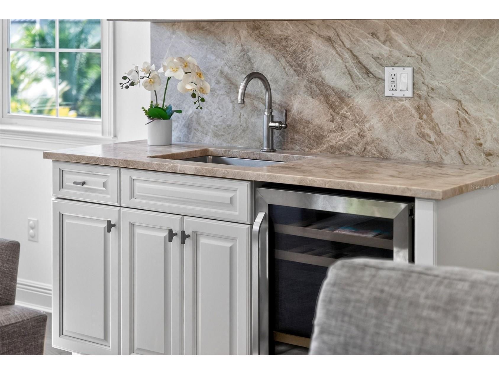 1349 Harbor Drive Sarasota FL 34239 A4676231 image49