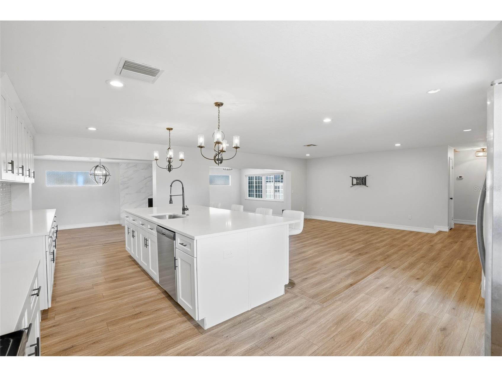 1349 Viewtop Drive Clearwater FL 33764 TB8507869 image6