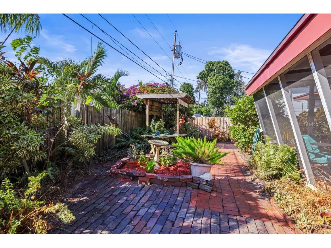 13494 Bellewood Avenue Seminole FL 33776 TB8449837 image28