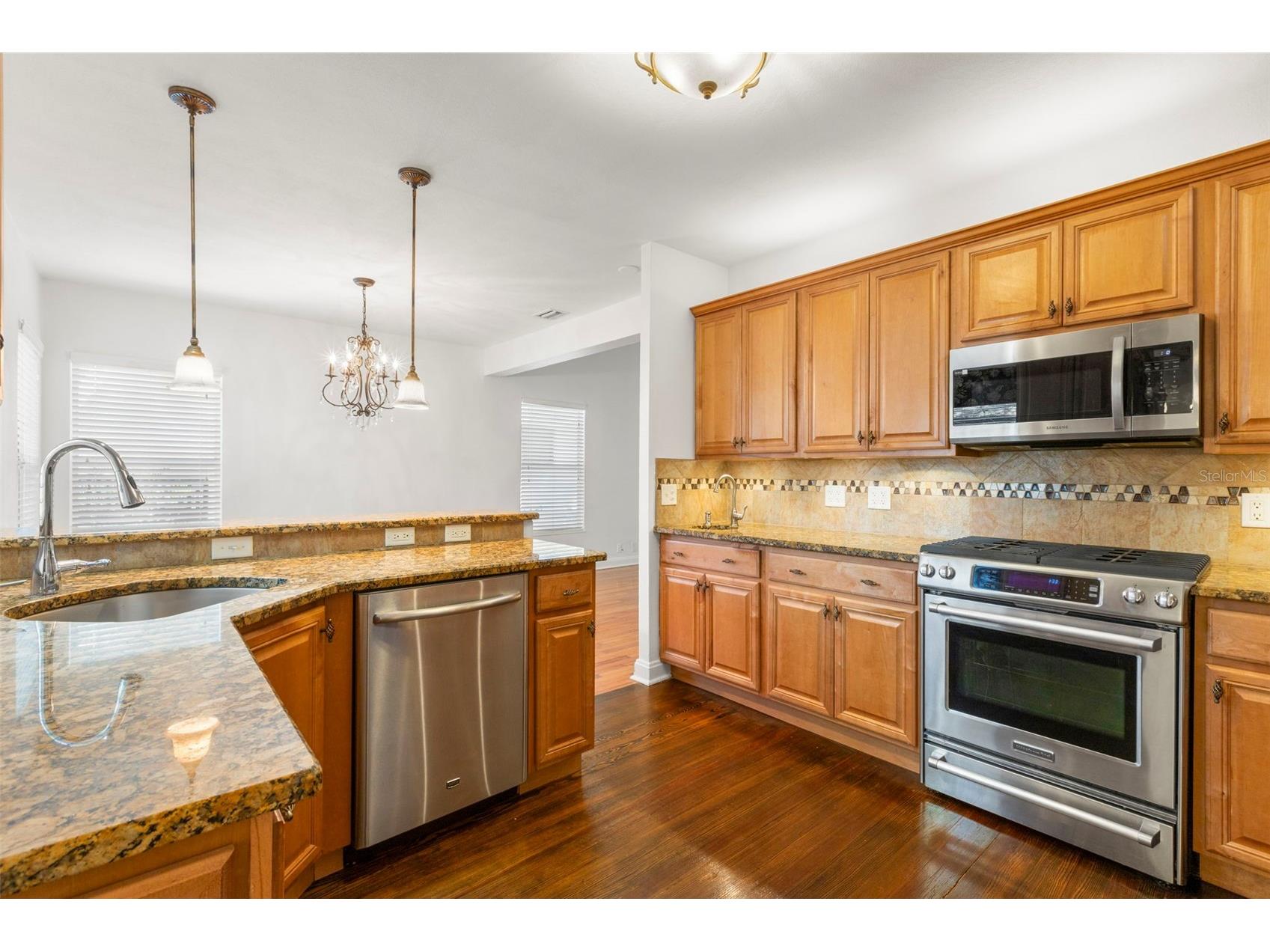 135 17th Avenue N Saint Petersburg FL 33704 TB8476186 image11