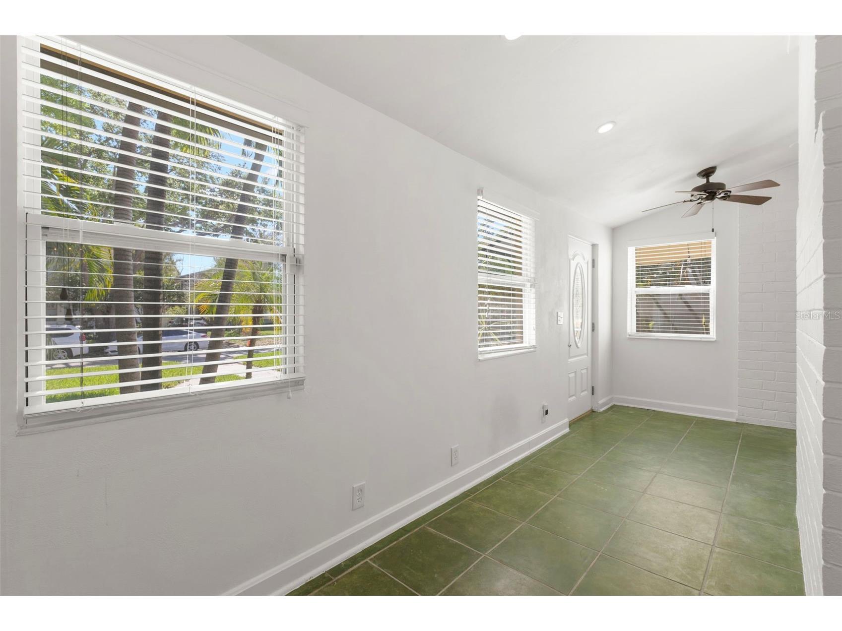 135 17th Avenue N Saint Petersburg FL 33704 TB8476186 image18