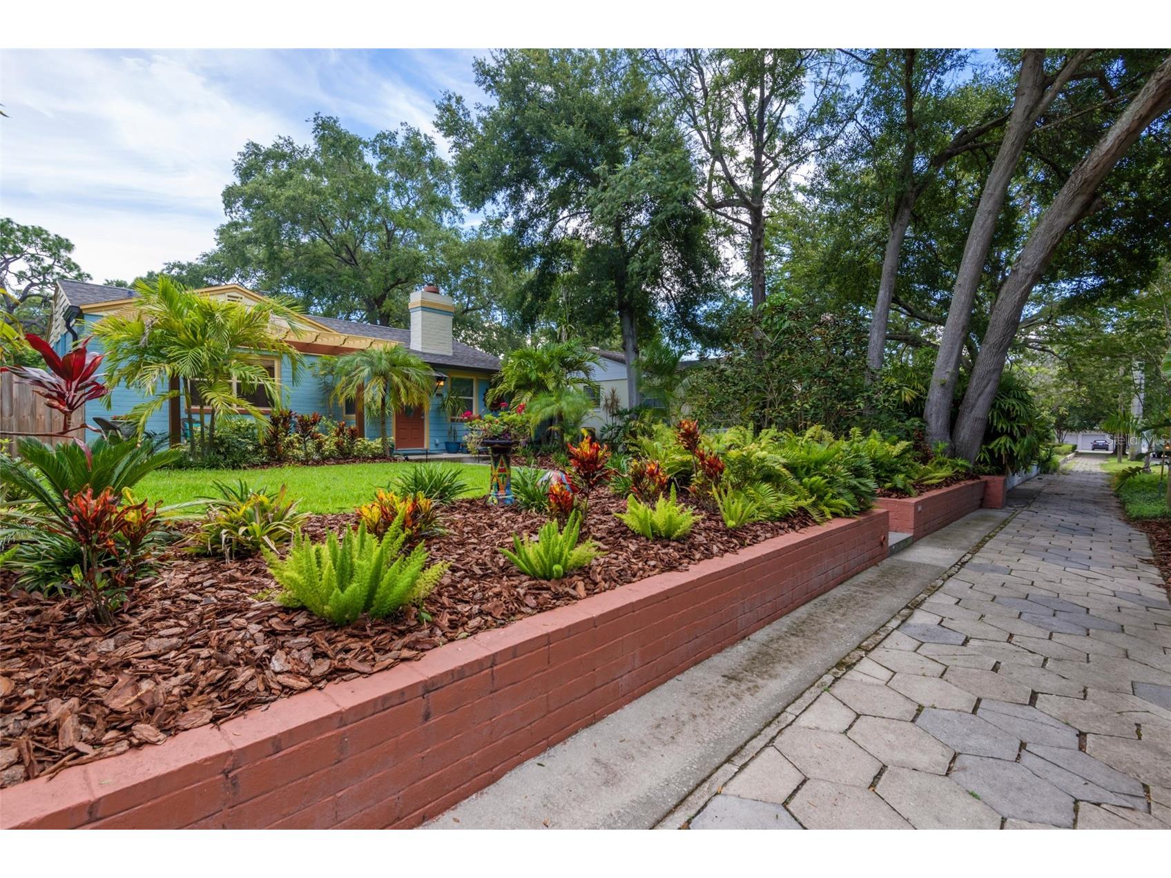 135 17th Avenue N Saint Petersburg FL 33704 TB8476186 image2