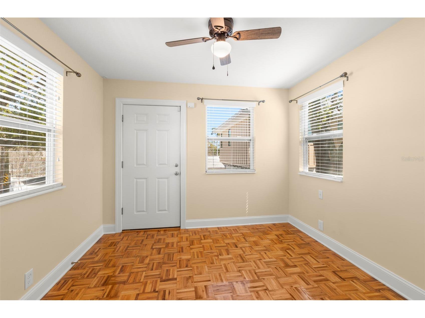 135 17th Avenue N Saint Petersburg FL 33704 TB8476186 image25