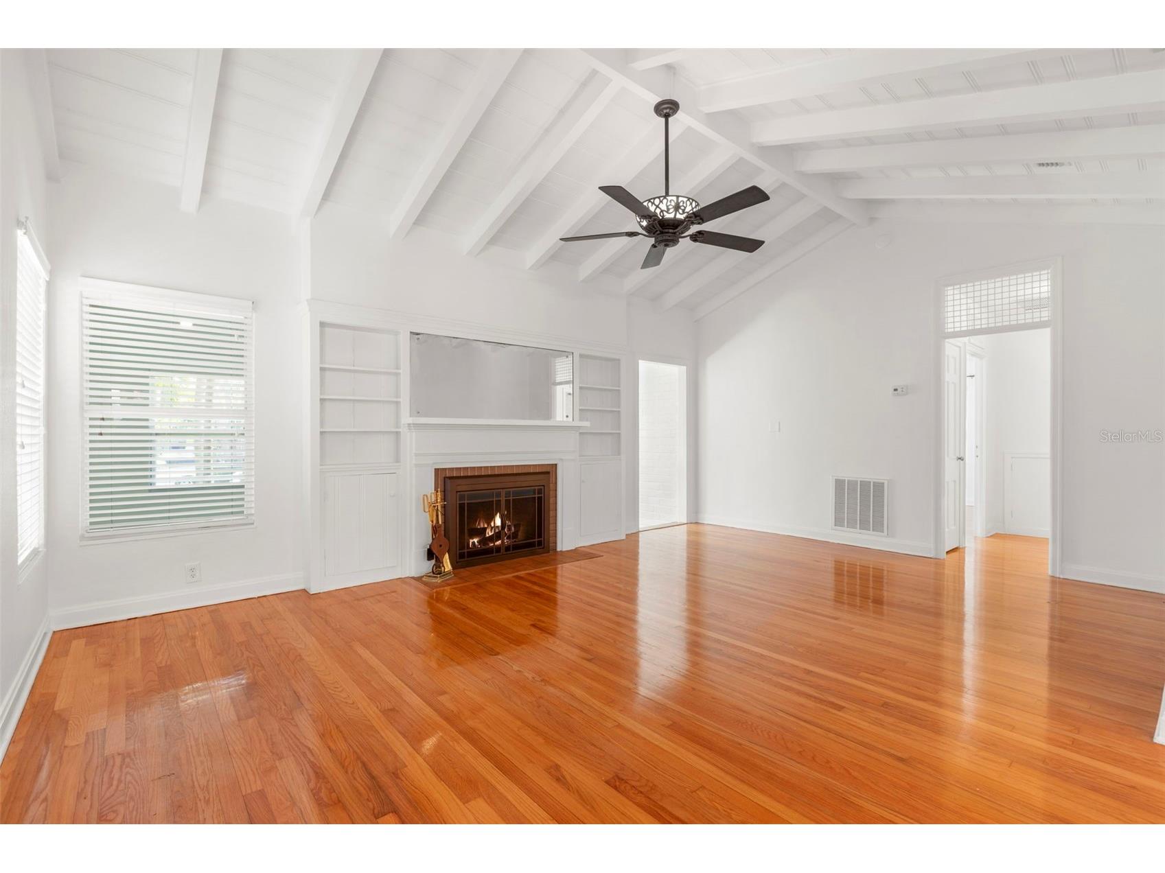 135 17th Avenue N Saint Petersburg FL 33704 TB8476186 image5