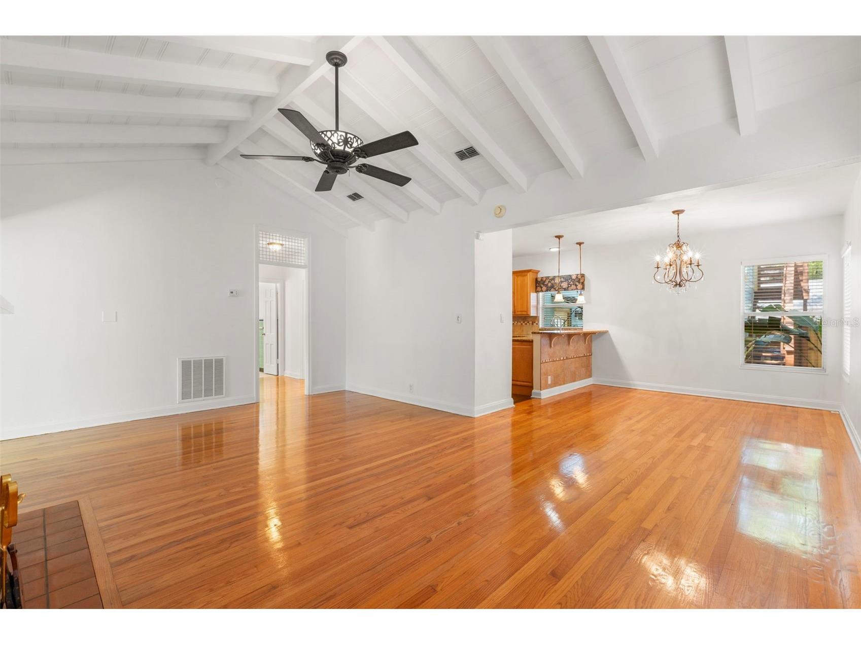 135 17th Avenue N Saint Petersburg FL 33704 TB8476186 image7