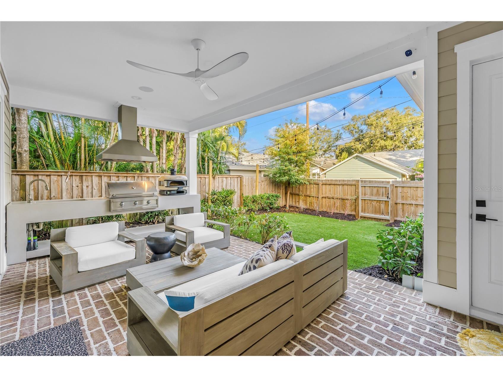 135 19th Avenue NE Saint Petersburg FL 33704 TB8461952 image2