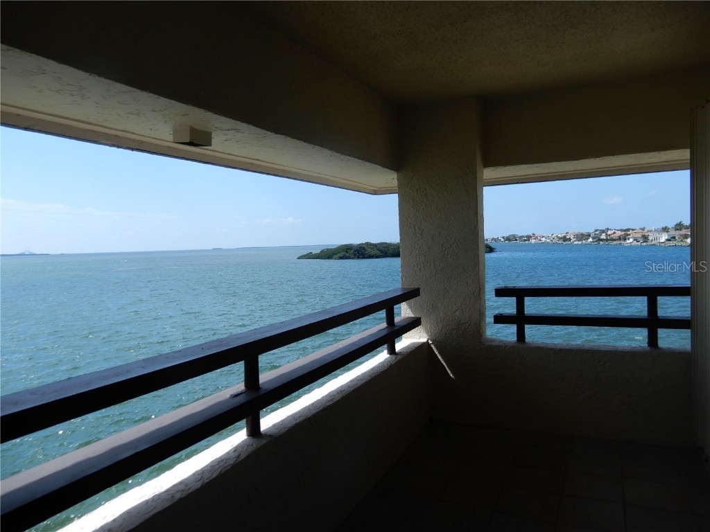 135 1st Street E #205 Tierra Verde FL 33715 - TAMPA BAY TB8414048 image1