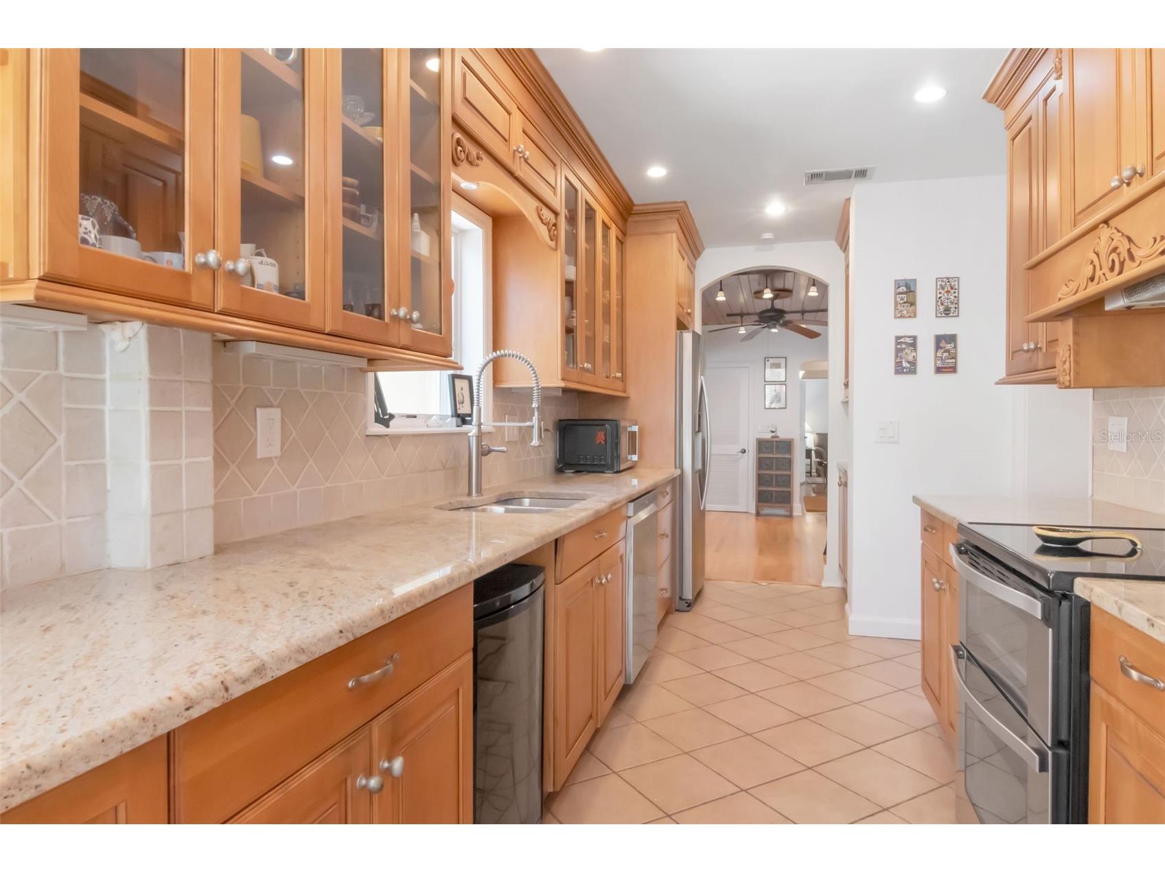 135 25th Avenue NE Saint Petersburg FL 33704 TB8494808 image11