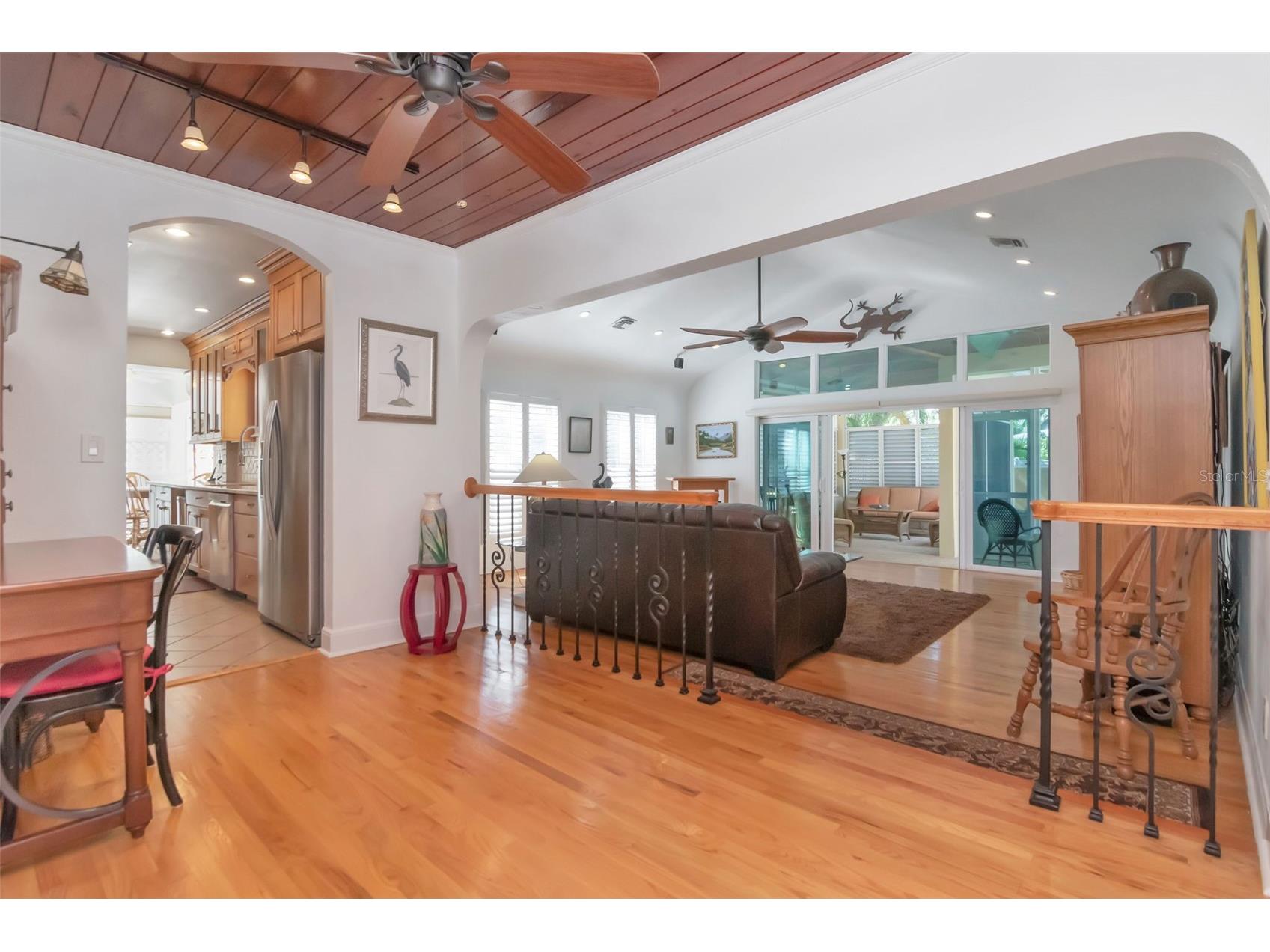 135 25th Avenue NE Saint Petersburg FL 33704 TB8494808 image17