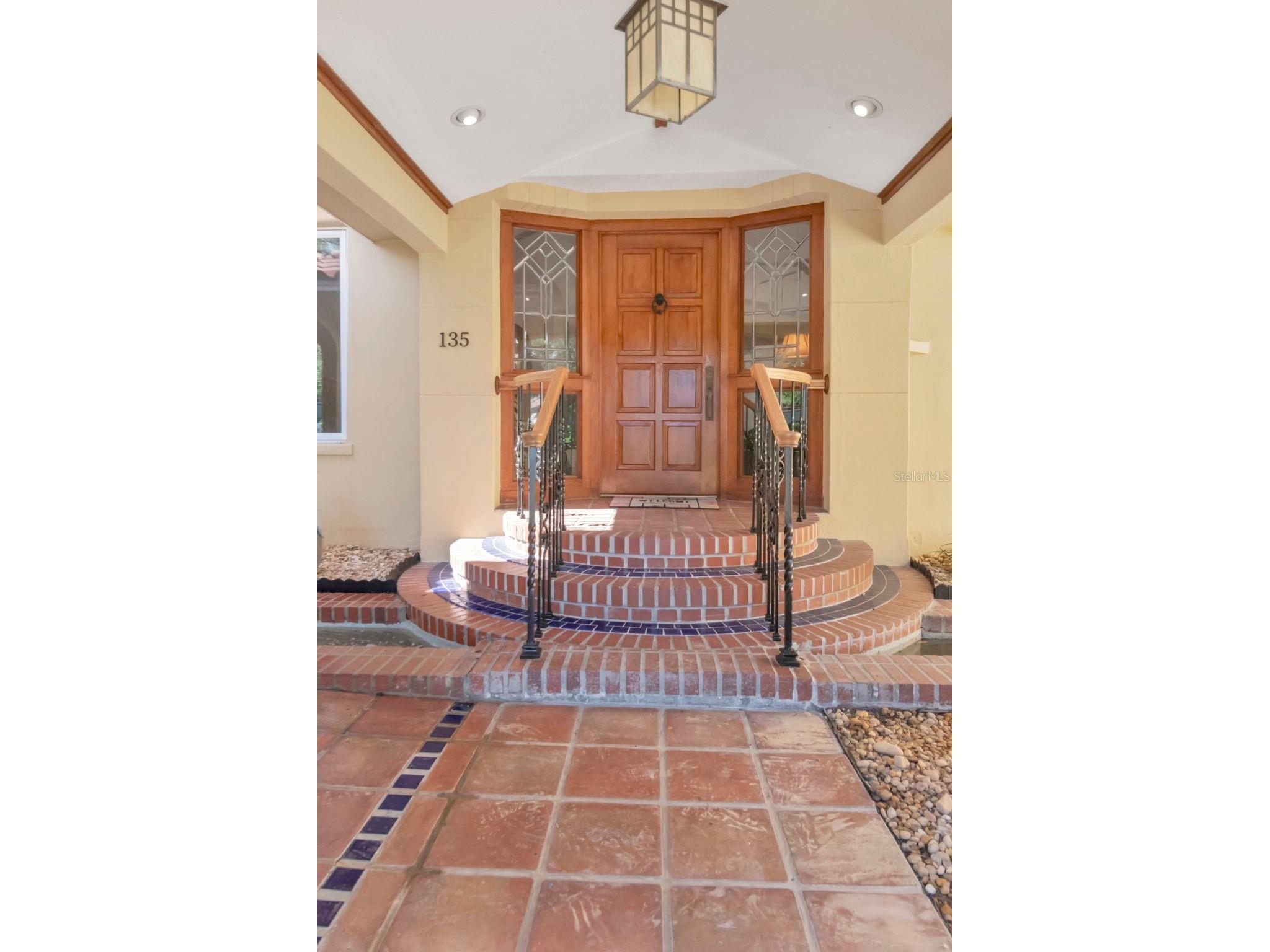 135 25th Avenue NE Saint Petersburg FL 33704 TB8494808 image2