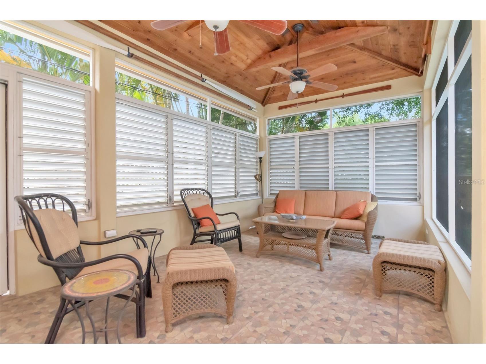 135 25th Avenue NE Saint Petersburg FL 33704 TB8494808 image34