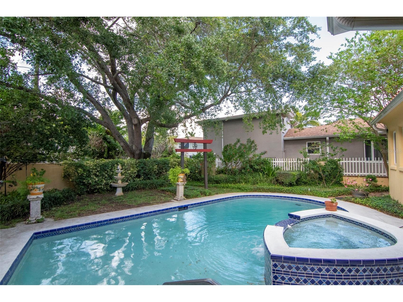 135 25th Avenue NE Saint Petersburg FL 33704 TB8494808 image40
