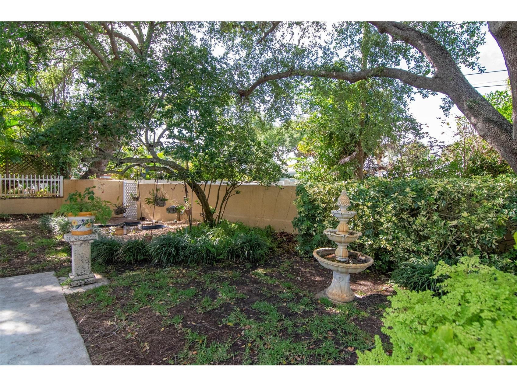135 25th Avenue NE Saint Petersburg FL 33704 TB8494808 image47