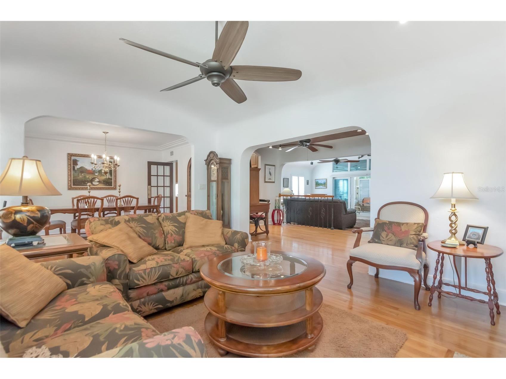 135 25th Avenue NE Saint Petersburg FL 33704 TB8494808 image5
