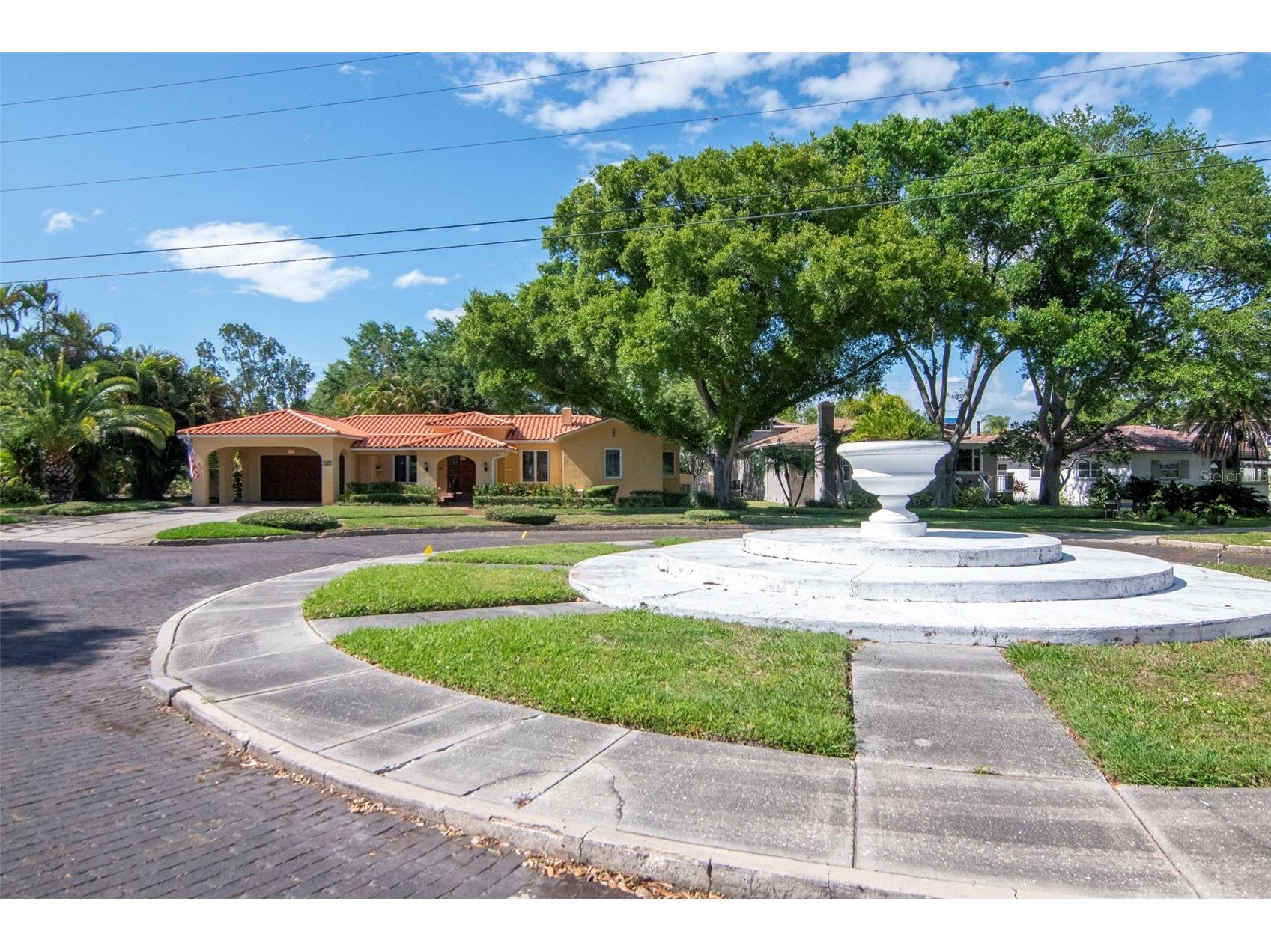 135 25th Avenue NE Saint Petersburg FL 33704 TB8494808 image51
