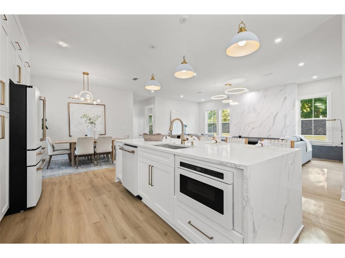 135 48th Avenue Saint Petersburg FL 33703 U8250203 image15