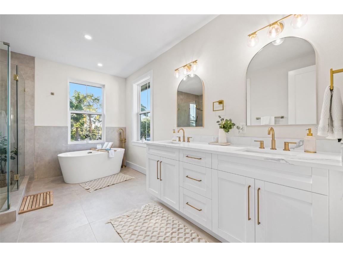 135 48th Avenue Saint Petersburg FL 33703 U8250203 image19