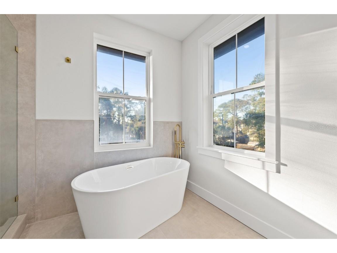 135 48th Avenue Saint Petersburg FL 33703 U8250203 image21