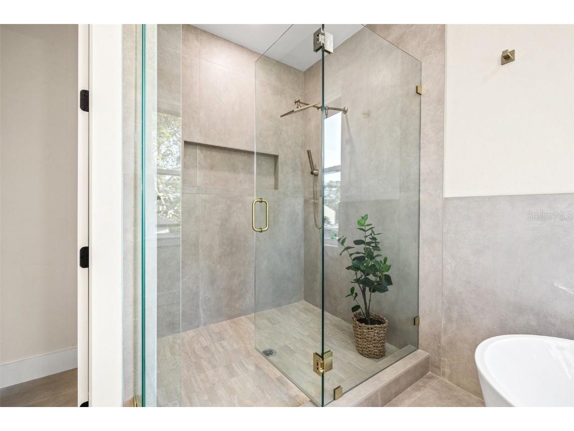 135 48th Avenue Saint Petersburg FL 33703 U8250203 image22