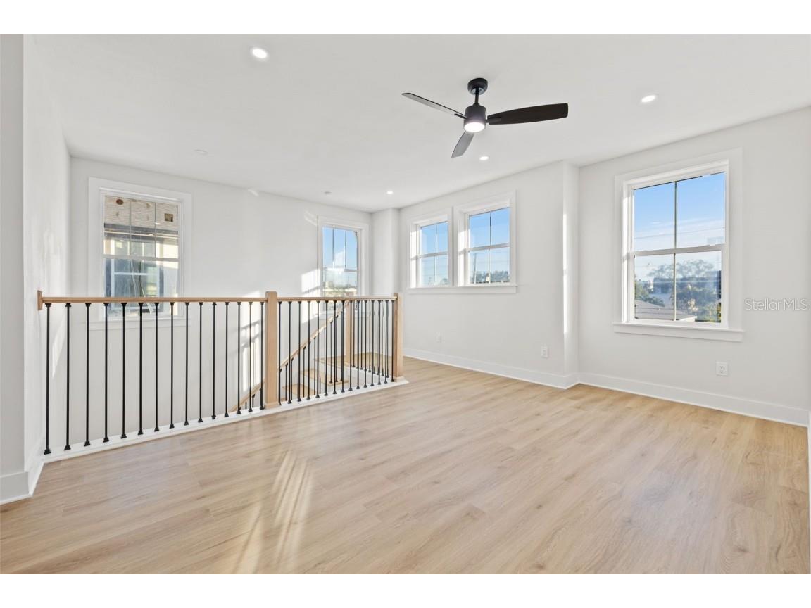 135 48th Avenue Saint Petersburg FL 33703 U8250203 image26