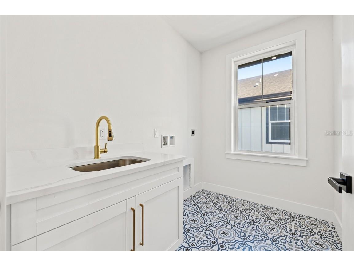 135 48th Avenue Saint Petersburg FL 33703 U8250203 image29