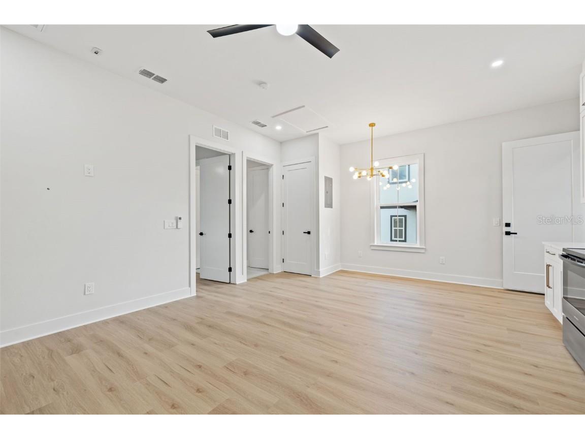 135 48th Avenue Saint Petersburg FL 33703 U8250203 image36