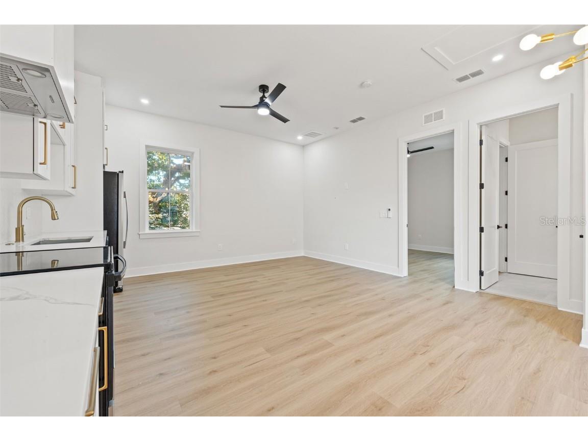 135 48th Avenue Saint Petersburg FL 33703 U8250203 image37