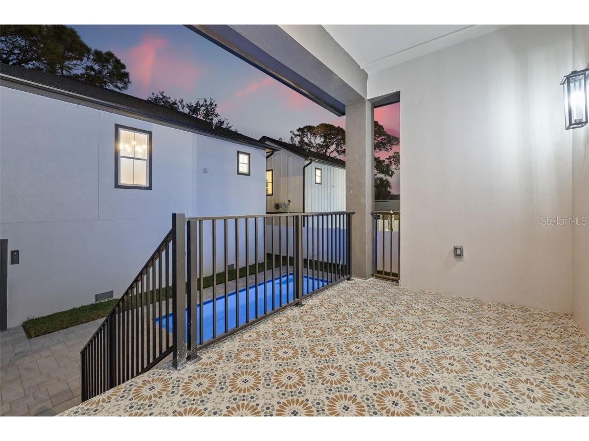 135 48th Avenue Saint Petersburg FL 33703 U8250203 image42