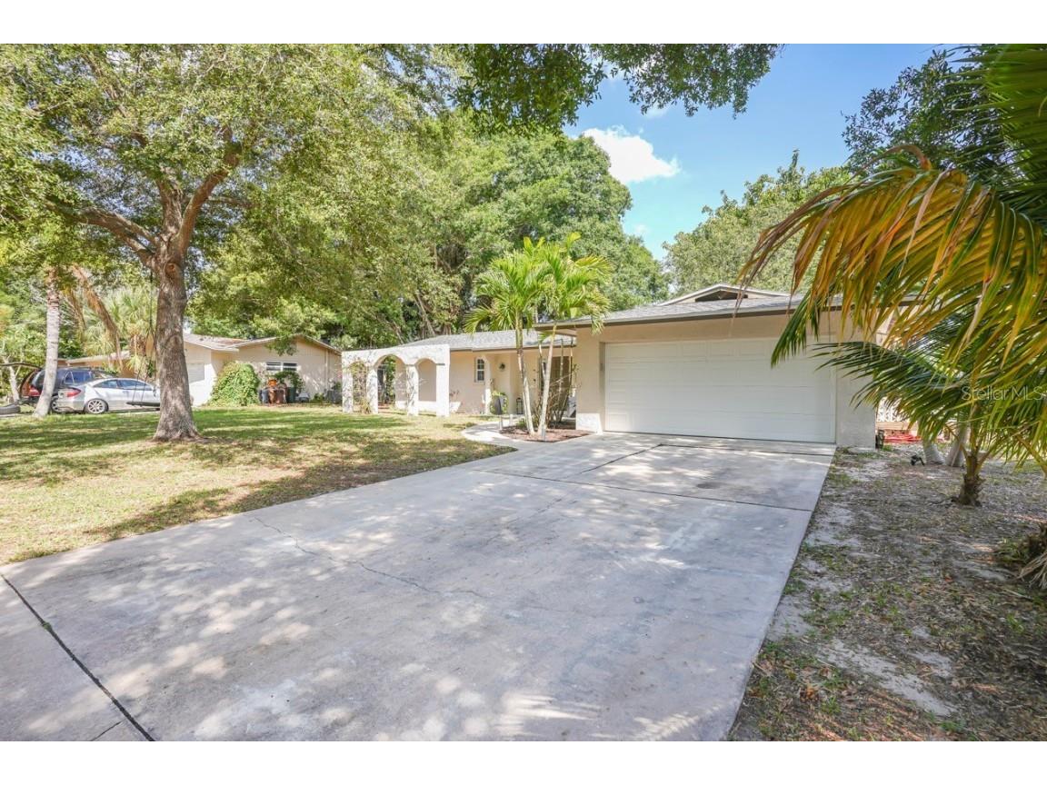 135 Adair Avenue Sarasota FL 34243 A4614412 image1