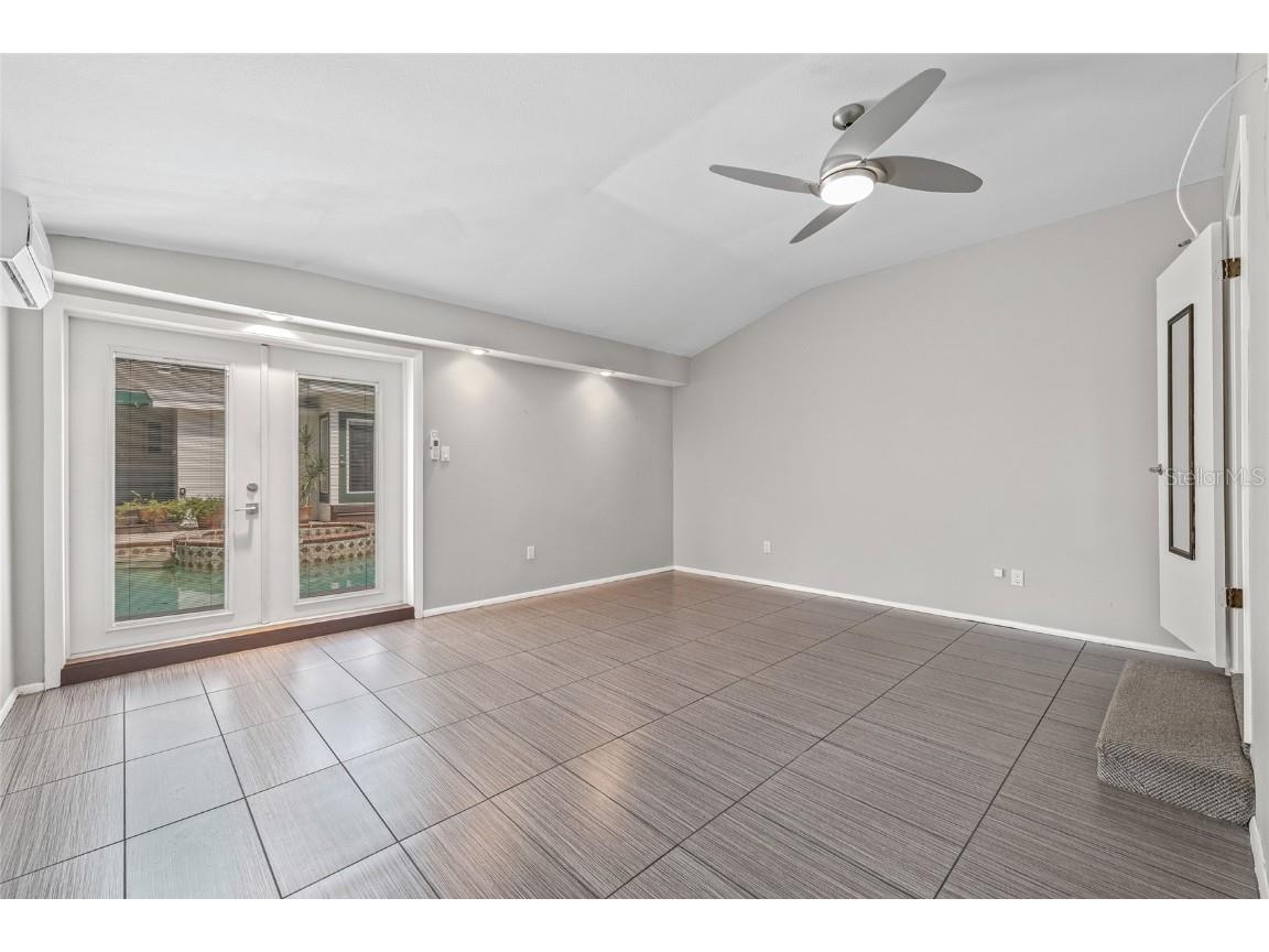 135 Aranda Street NE Saint Petersburg FL 33704 TB8405777 image16