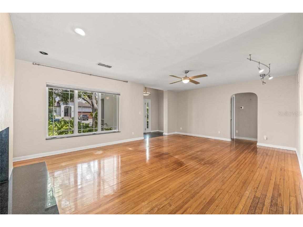 135 Aranda Street NE Saint Petersburg FL 33704 TB8405777 image33