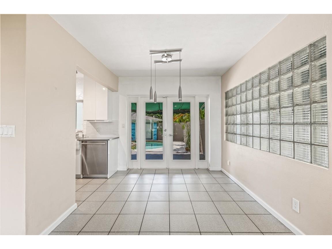 135 Aranda Street NE Saint Petersburg FL 33704 TB8405777 image34