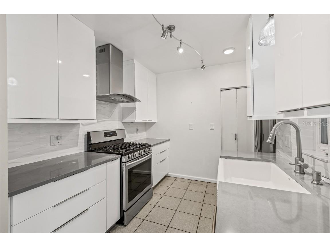 135 Aranda Street NE Saint Petersburg FL 33704 TB8405777 image36