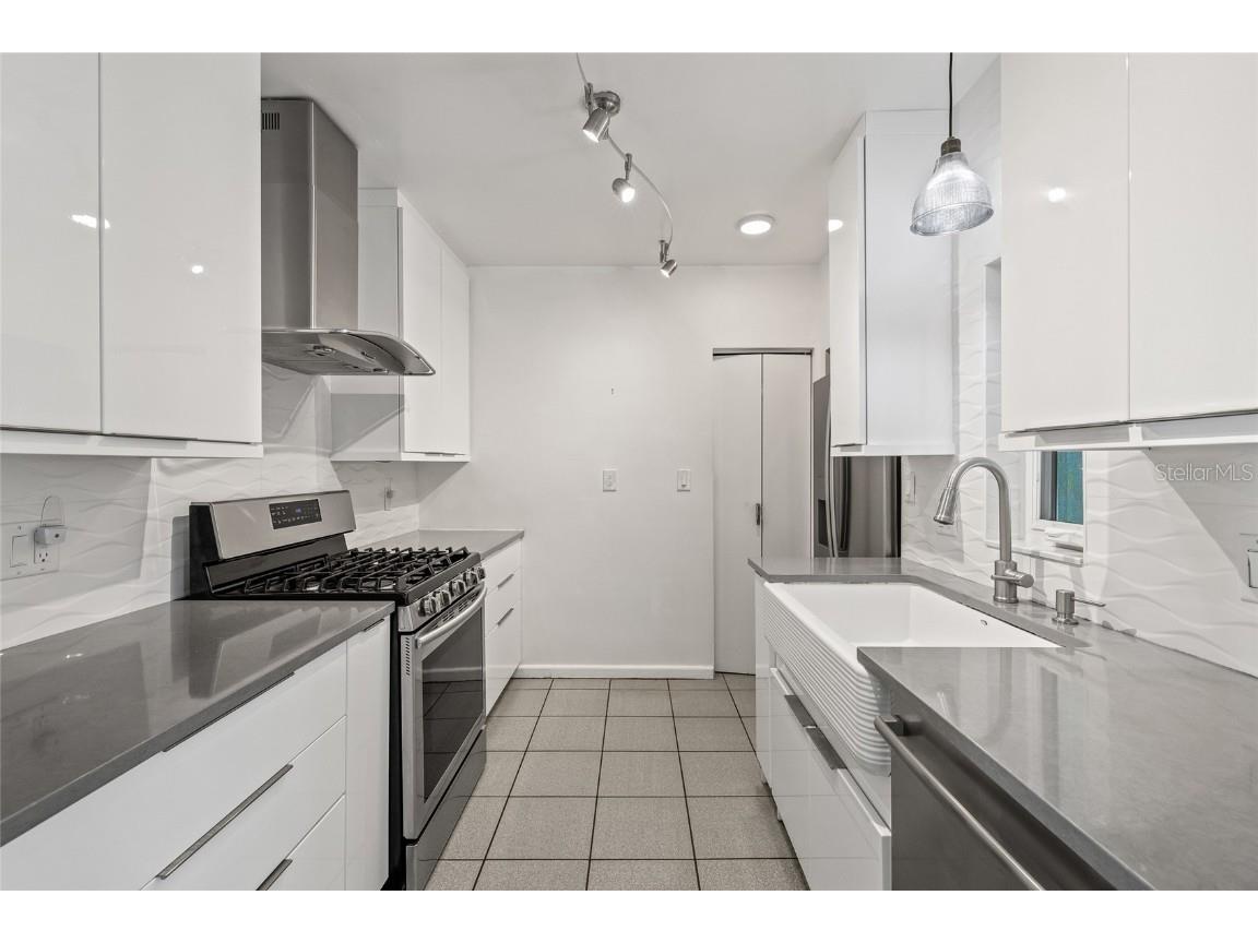 135 Aranda Street NE Saint Petersburg FL 33704 TB8405777 image37