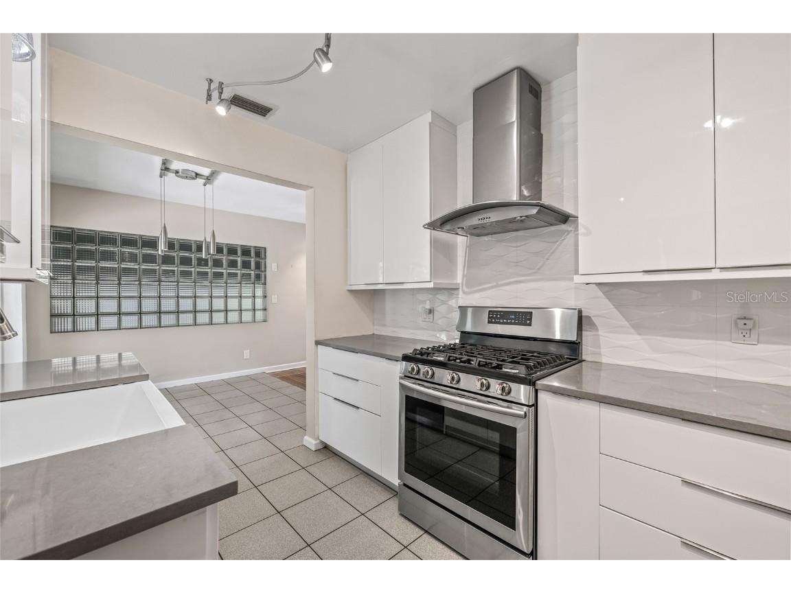 135 Aranda Street NE Saint Petersburg FL 33704 TB8405777 image39