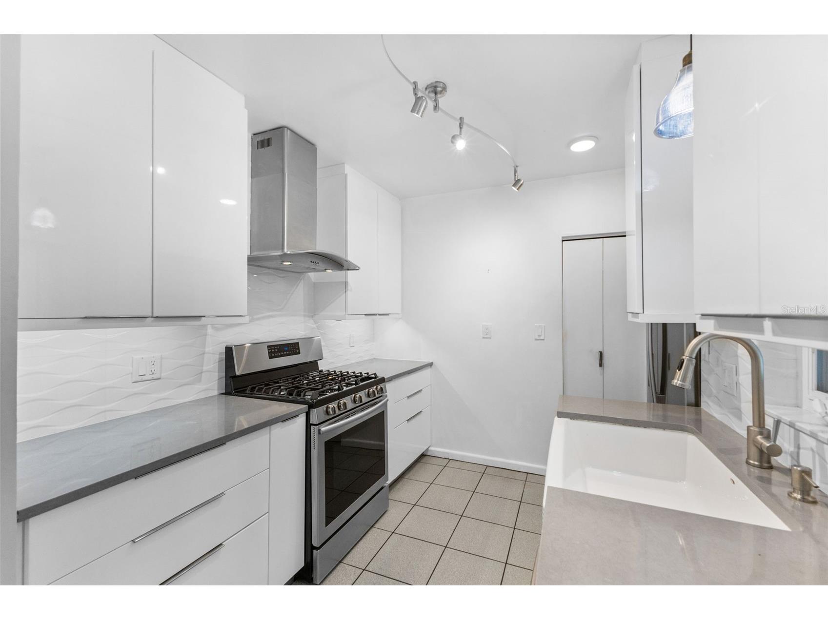 135 Aranda Street NE Saint Petersburg FL 33704 TB8510430 image11