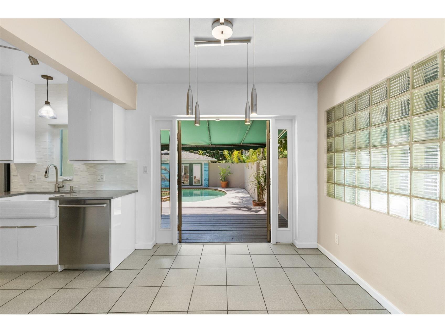 135 Aranda Street NE Saint Petersburg FL 33704 TB8510430 image25