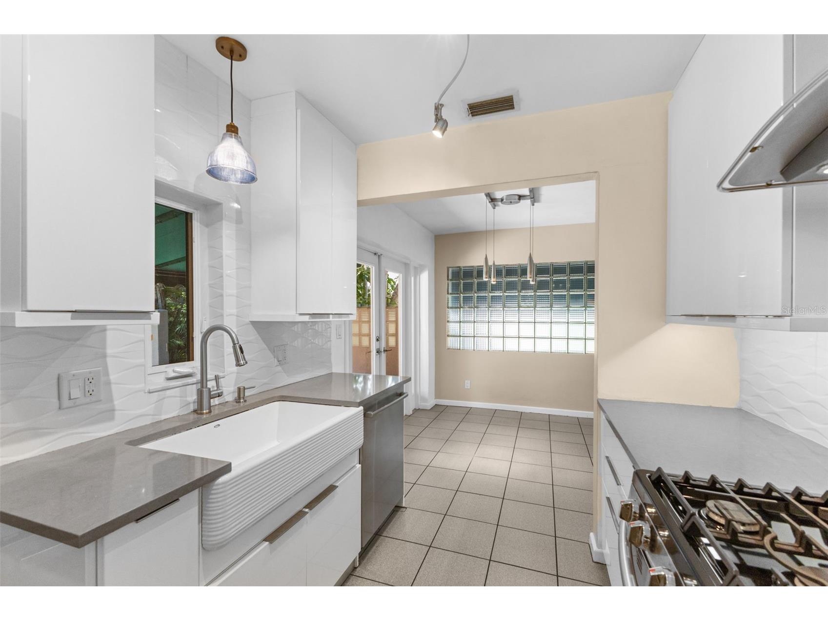 135 Aranda Street NE Saint Petersburg FL 33704 TB8510430 image9