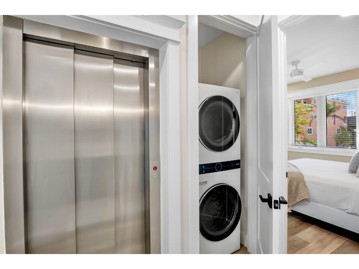 135 Avenida Veneccia Sarasota FL 34242 A4670533 image13