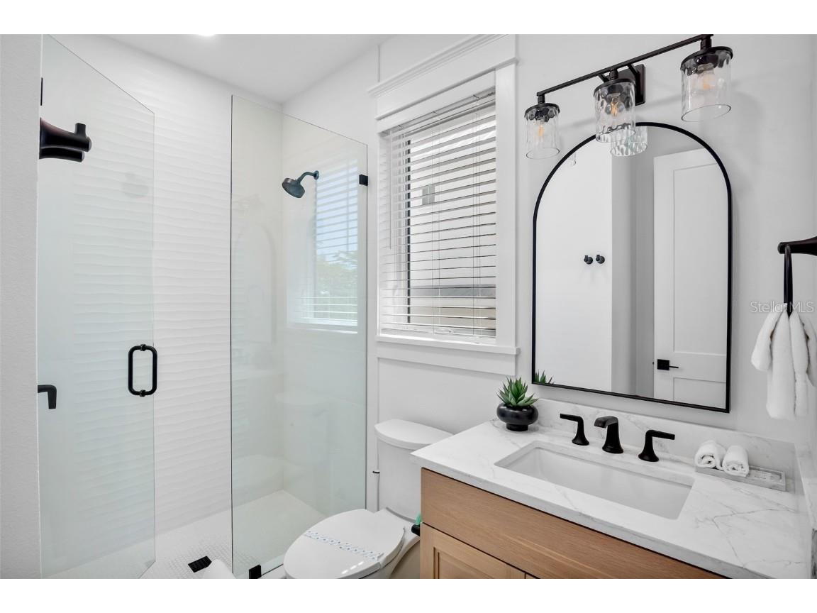 135 Avenida Veneccia Sarasota FL 34242 A4670533 image16