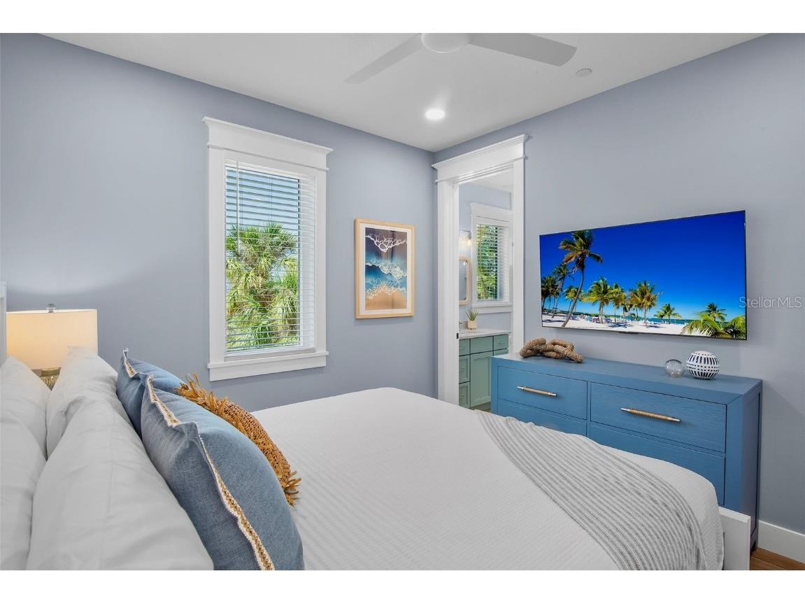 135 Avenida Veneccia Sarasota FL 34242 A4670533 image19