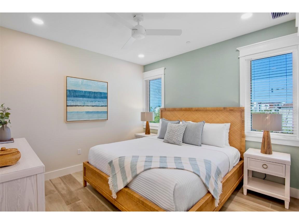 135 Avenida Veneccia Sarasota FL 34242 A4670533 image34