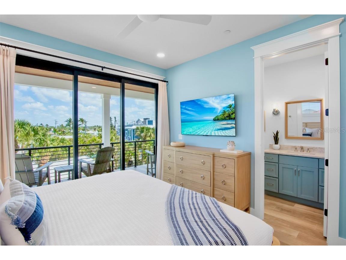 135 Avenida Veneccia Sarasota FL 34242 A4670533 image37