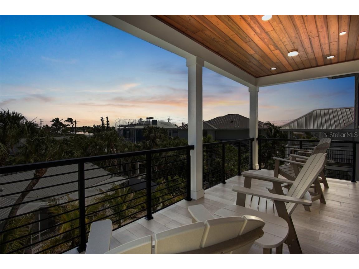 135 Avenida Veneccia Sarasota FL 34242 A4670533 image39