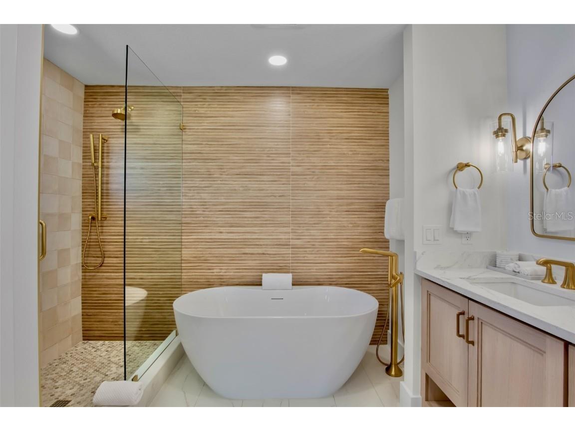 135 Avenida Veneccia Sarasota FL 34242 A4670533 image47